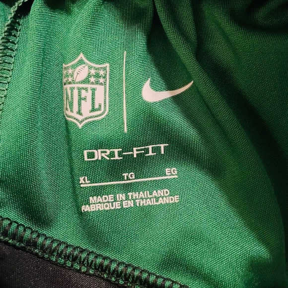 Nike Men's New York Jets Green and Black Athletic Shorts - Picture 4 of 6